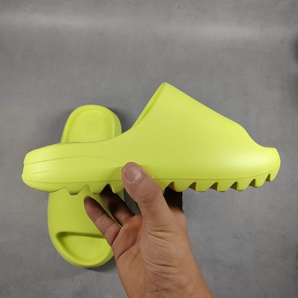Yeezy Slide “Pure”